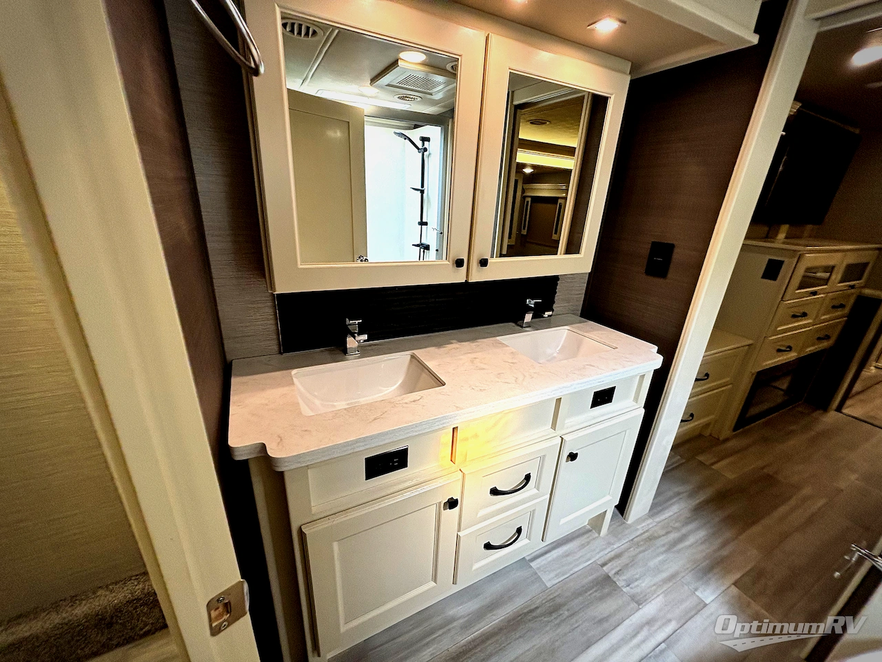 2022 VanLeigh Beacon 41LKB Photo 11