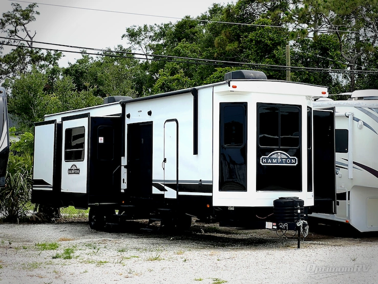 2022 CrossRoads Hampton HP380RKS RV Photo 1
