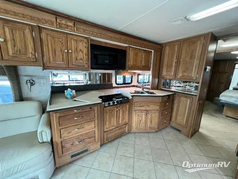2006 Tiffin Phaeton 40QSH RV Photo 3