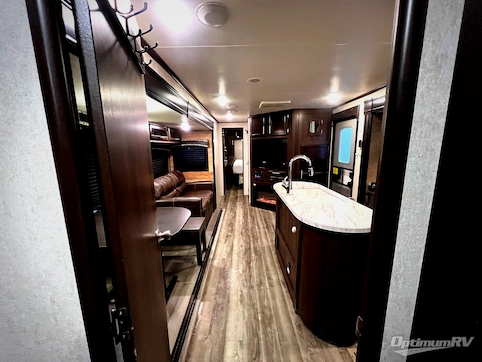 2019 Jayco Jay Flight 33RBTS RV Photo 3