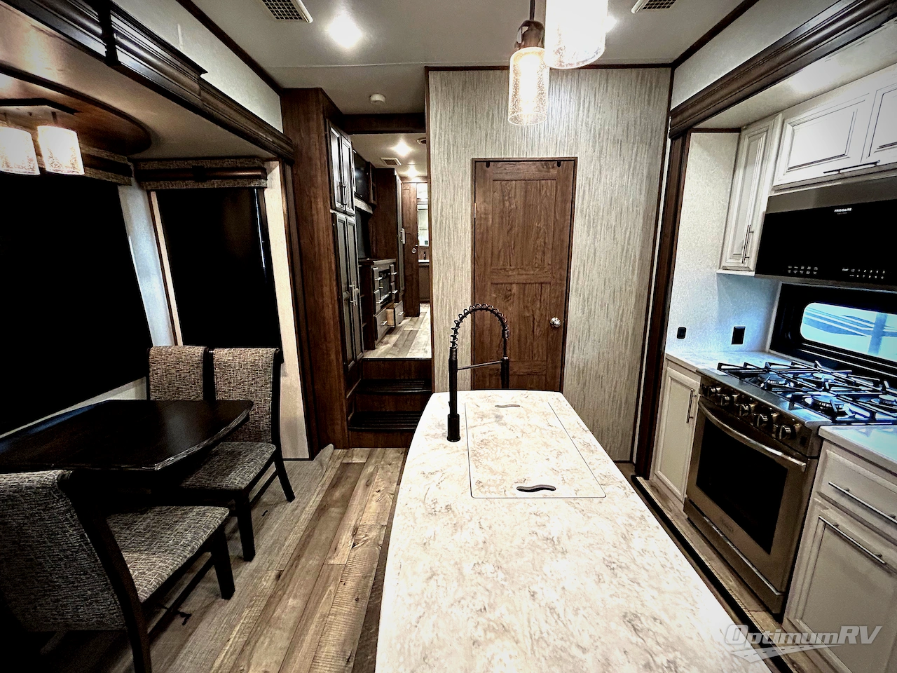 2022 KZ Durango Gold G387FLF Photo 4
