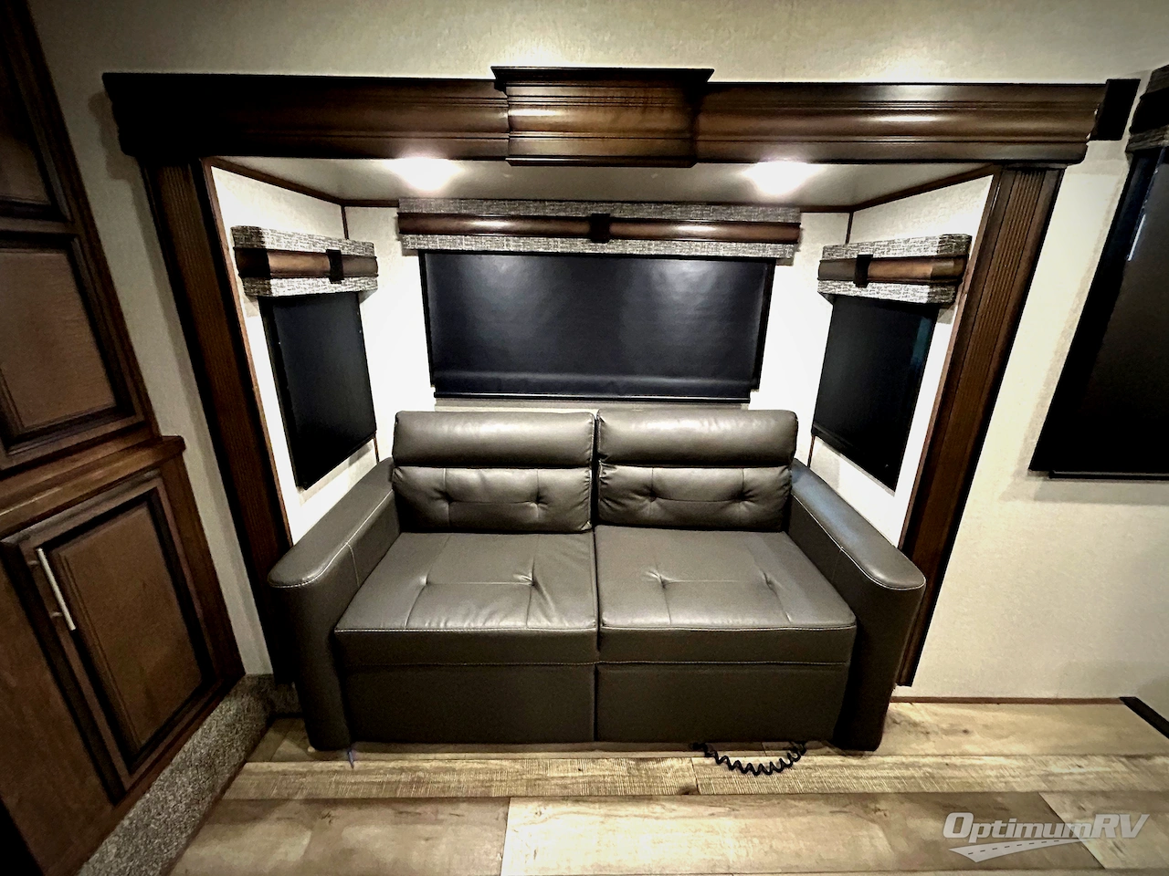 2022 KZ Durango Gold G387FLF Photo 9