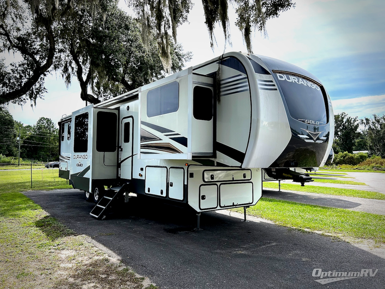 2022 KZ Durango Gold G387FLF Photo 1