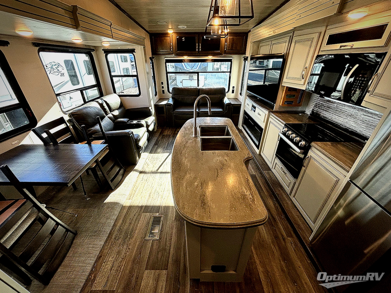 2022 Keystone Cougar 355FBS Photo 4