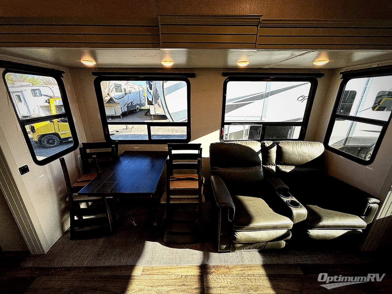 2022 Keystone Cougar 355FBS Photo 6