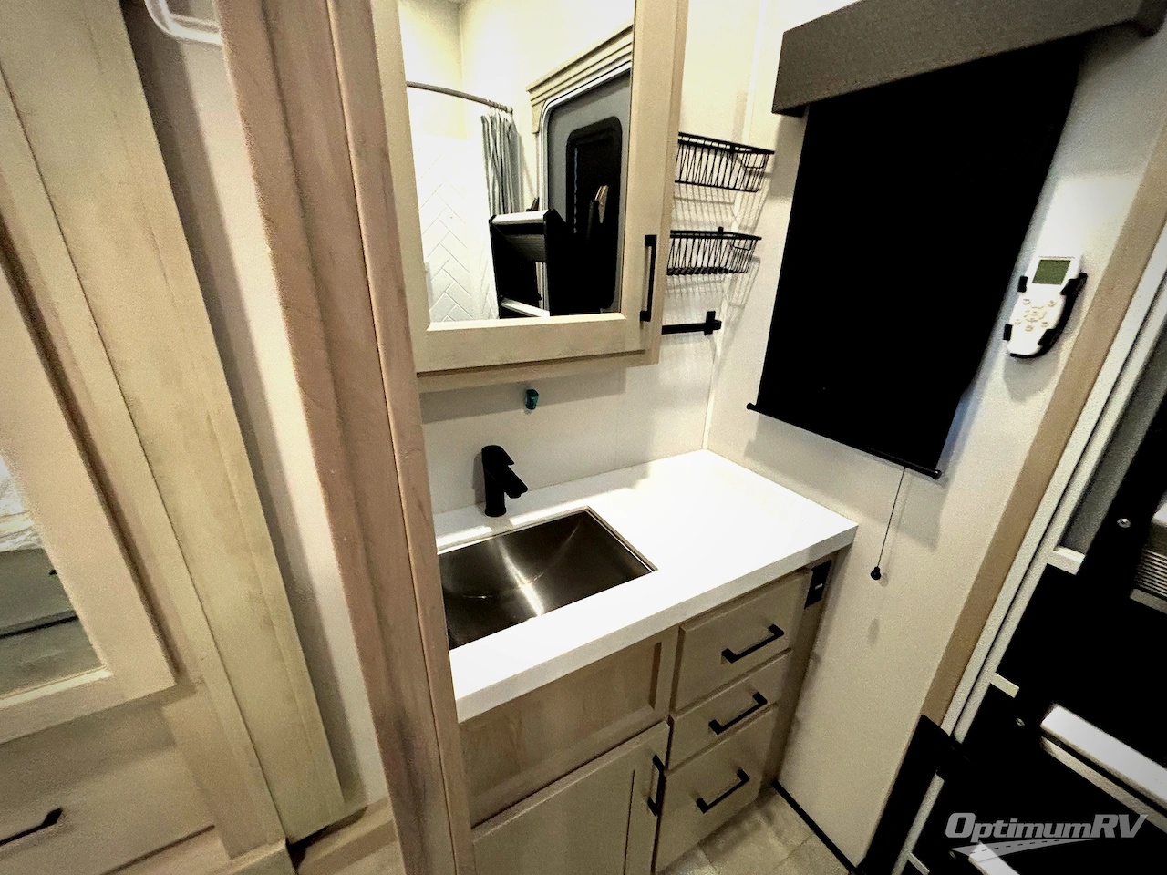 2025 Grand Design Solitude 391DL Photo 23