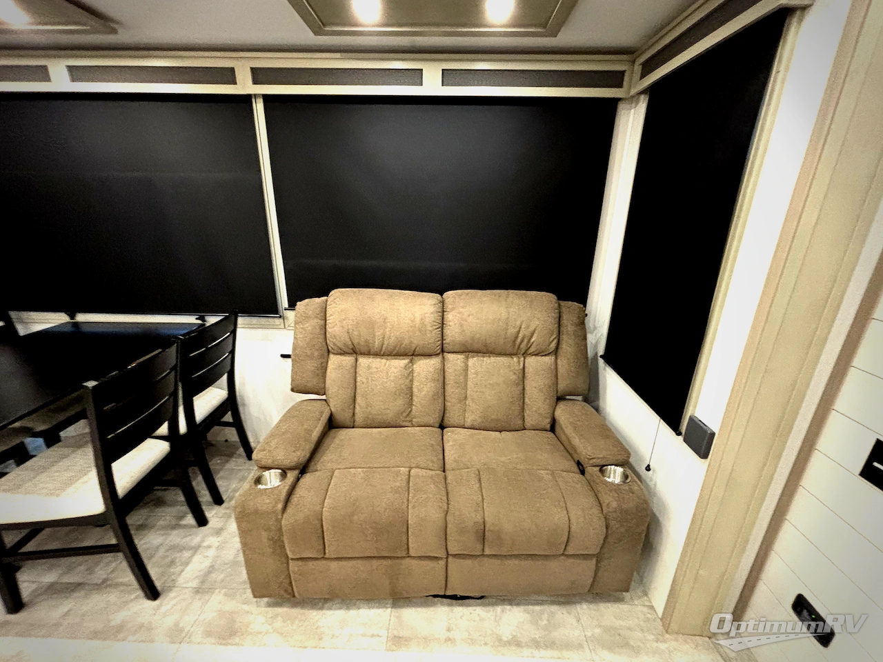 2025 Grand Design Solitude 391DL Photo 17