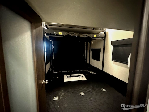 2019 Highland Ridge Highlander HF350H RV Photo 4