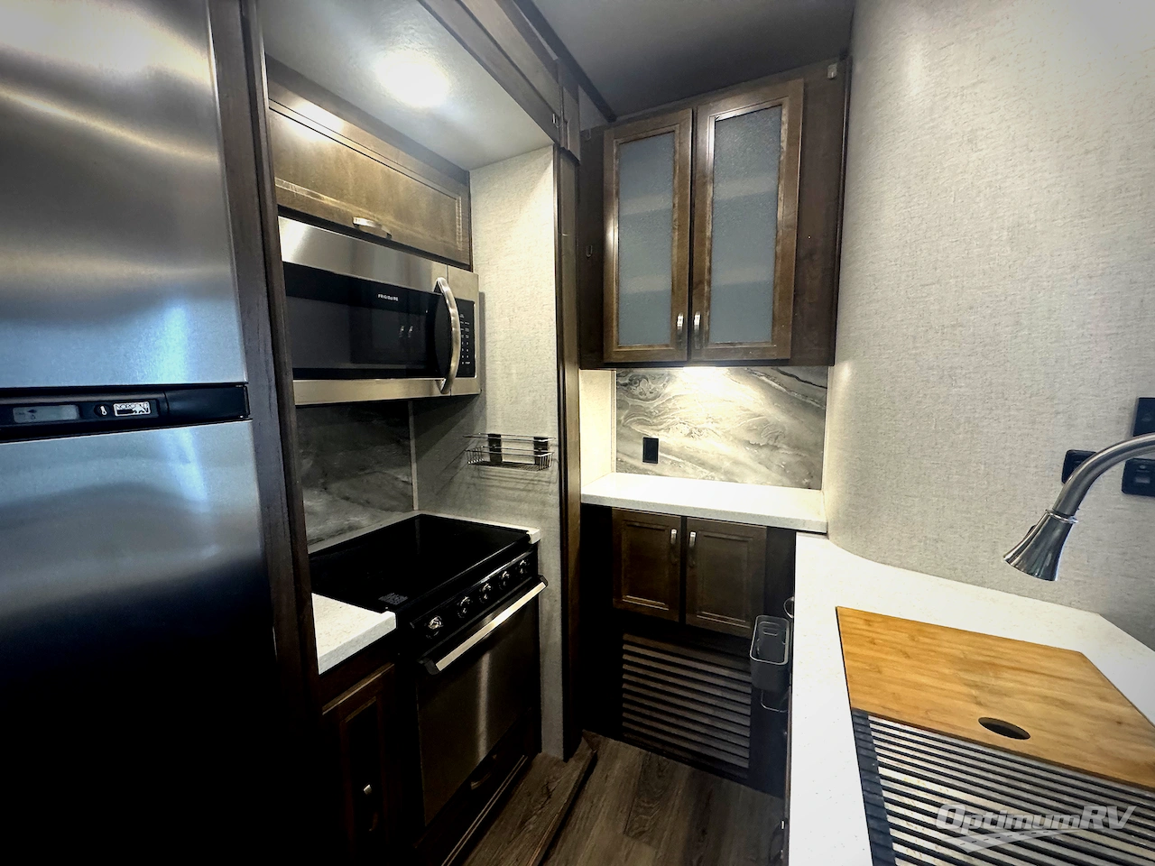 2019 Highland Ridge Highlander HF350H Photo 6