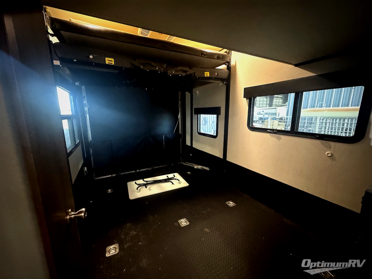 2019 Highland Ridge Highlander HF350H Photo 9