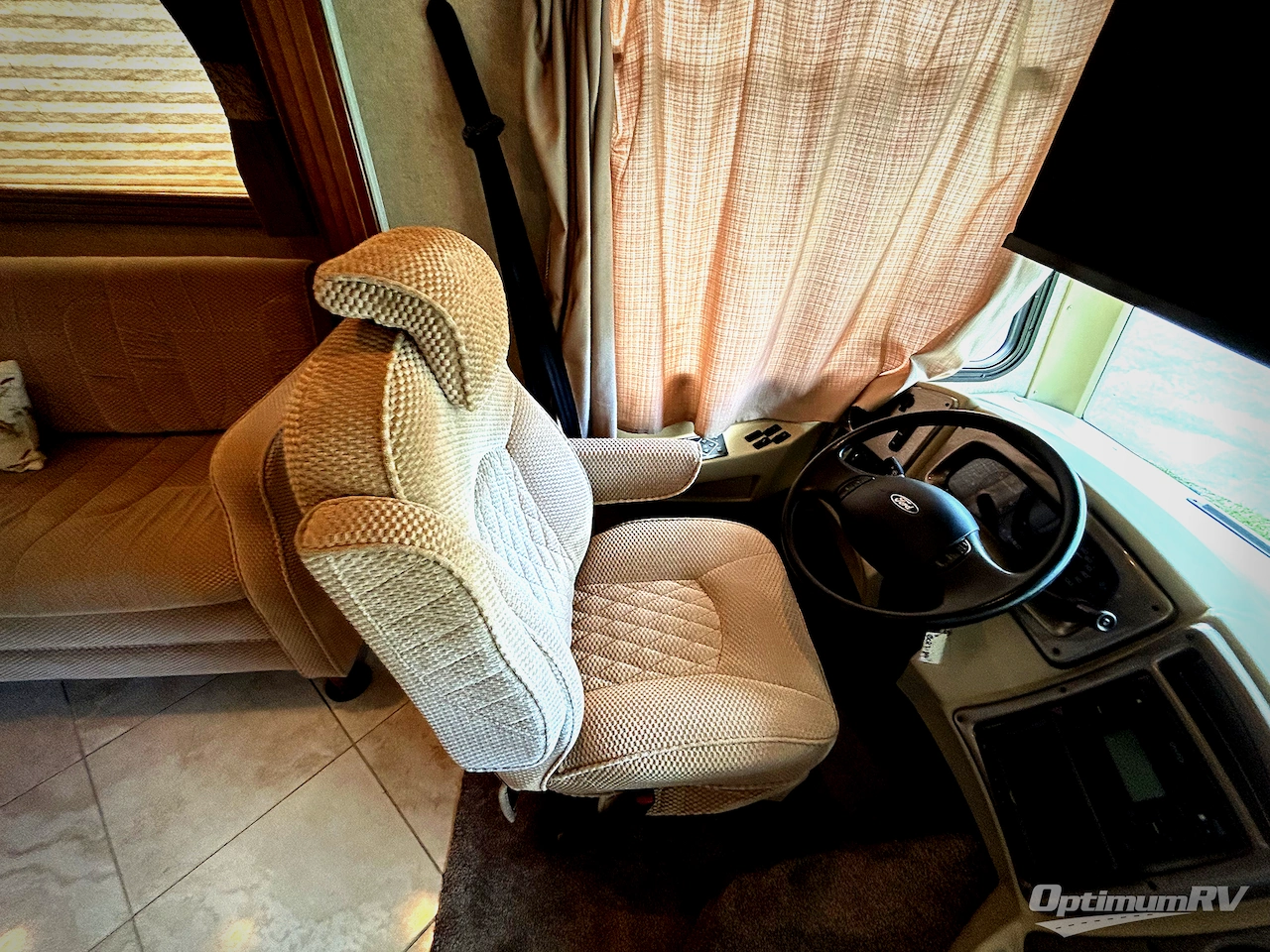 2013 Coachmen Encounter 36KS Photo 7