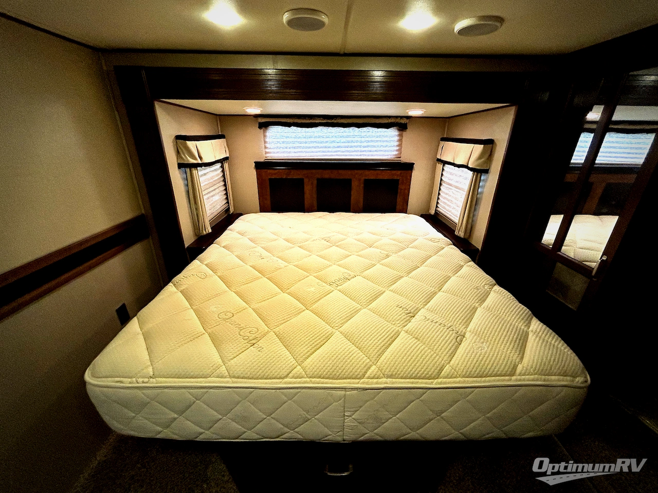 2015 Grand Design Solitude 369RL Photo 9