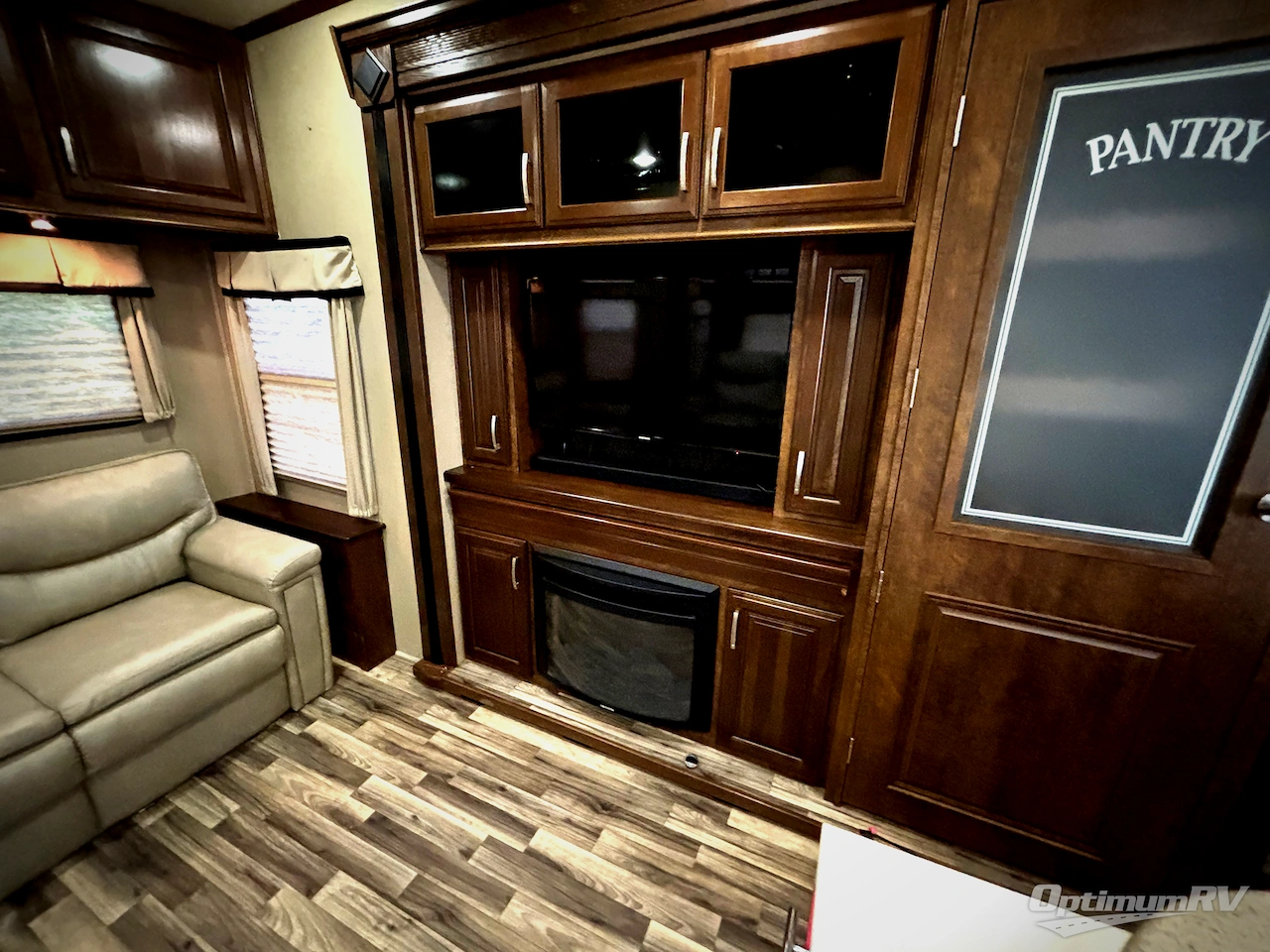 2015 Grand Design Solitude 369RL Photo 19