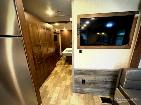 2019 Coachmen Mirada 35BH RV Photo 3