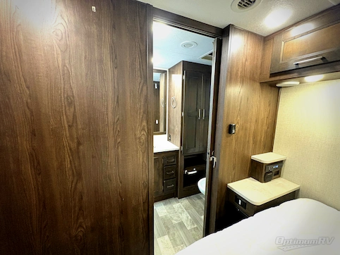 2019 Coachmen Mirada 35BH RV Photo 4