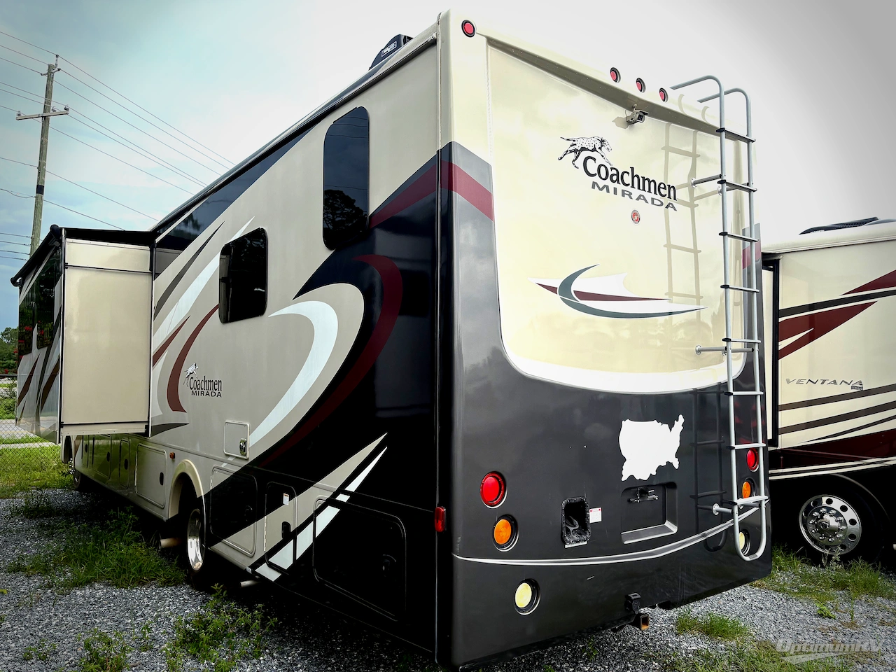 2019 Coachmen Mirada 35BH Photo 3