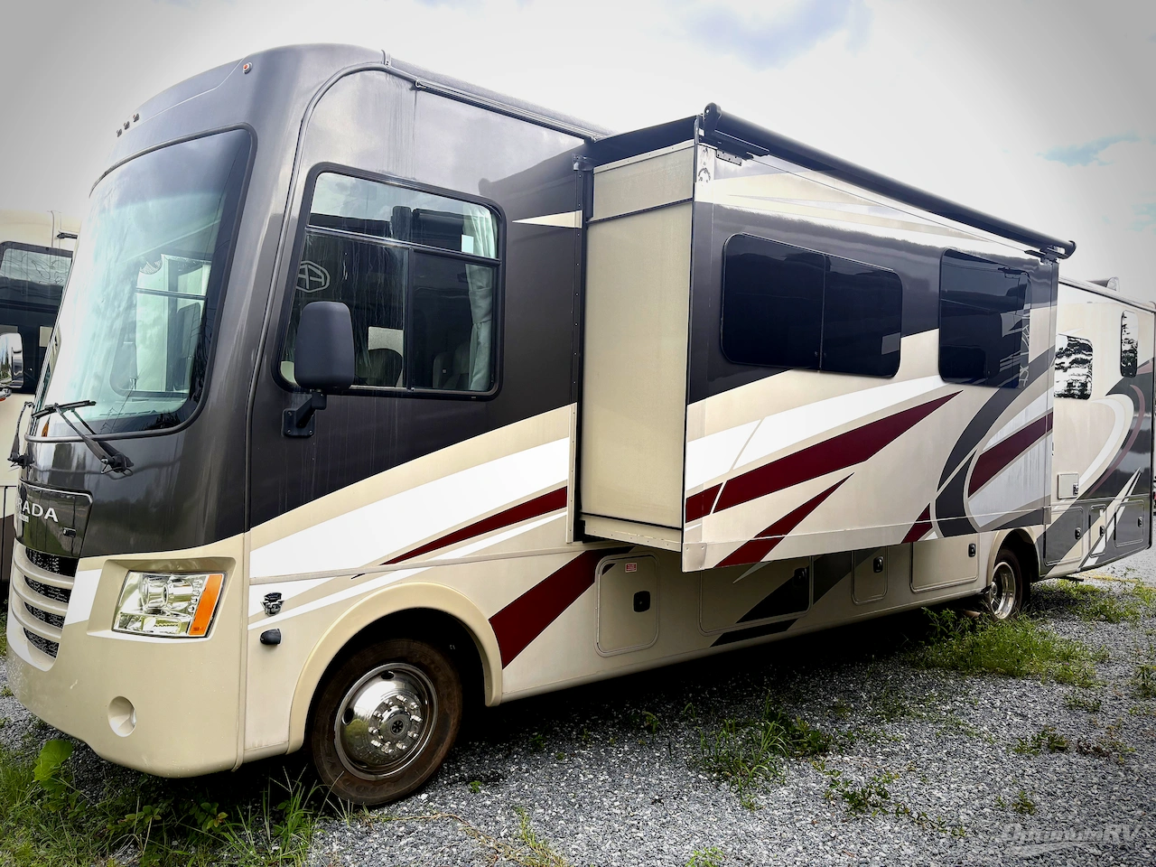 2019 Coachmen Mirada 35BH Photo 4