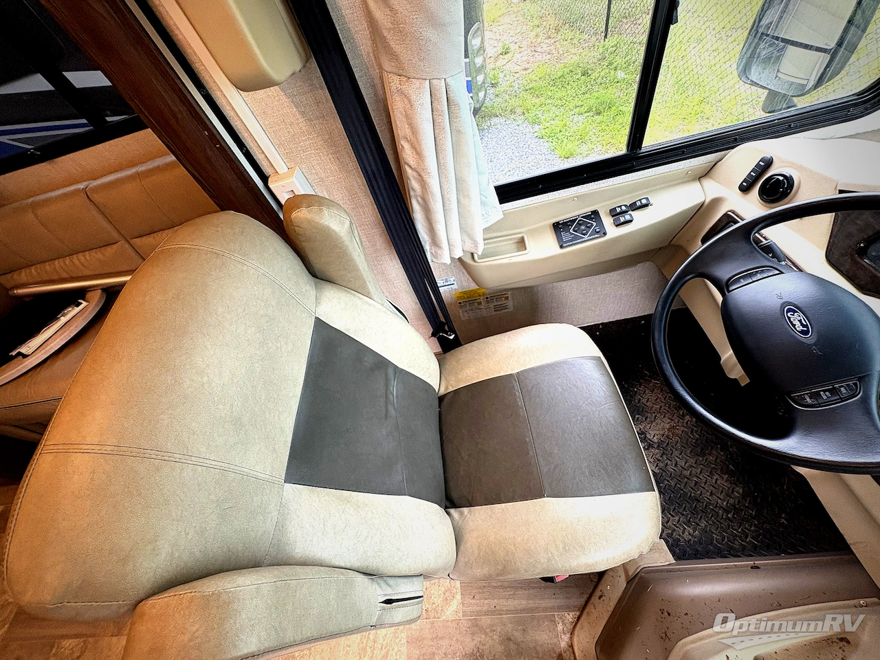2019 Coachmen Mirada 35BH Photo 6