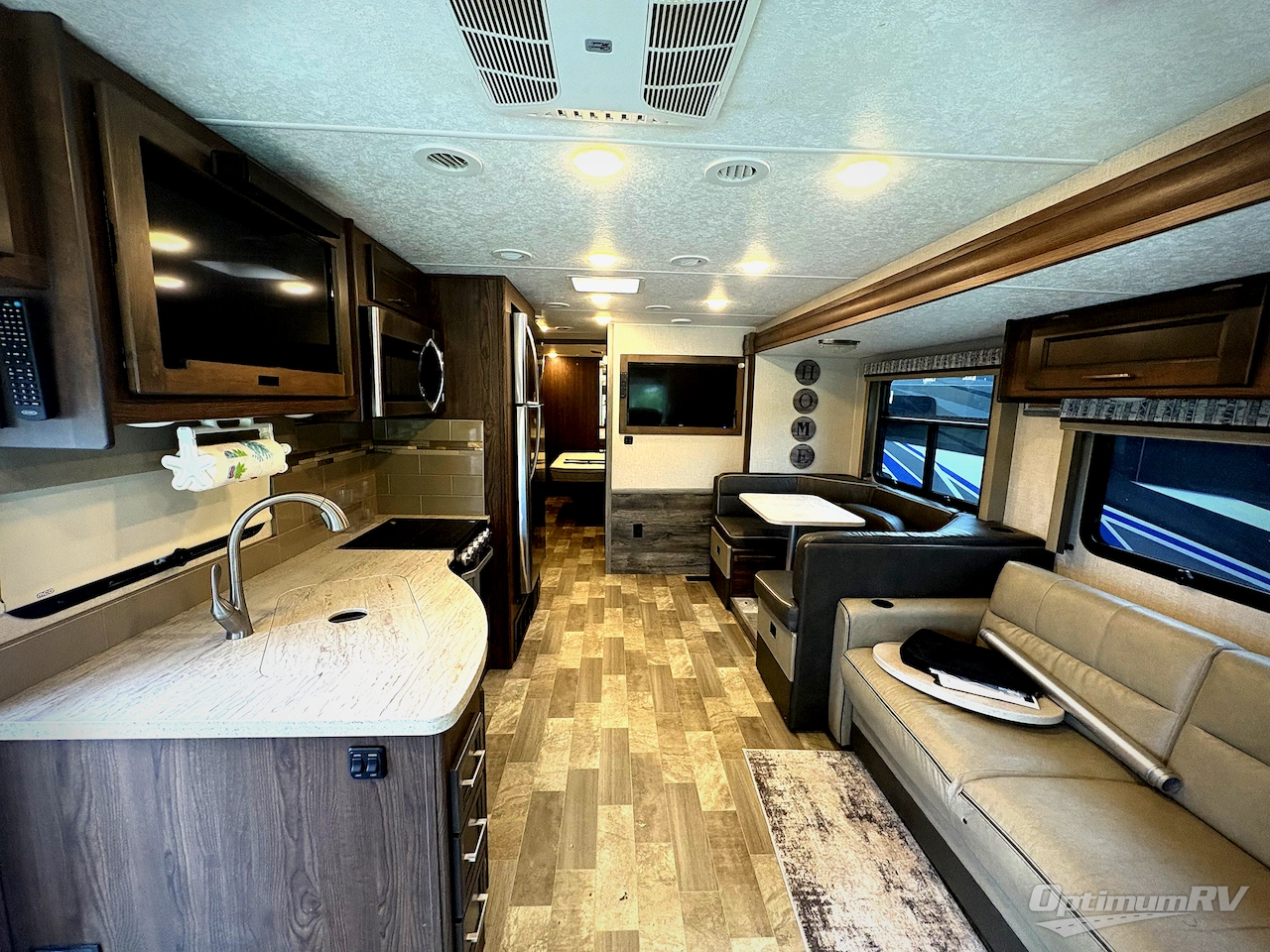 2019 Coachmen Mirada 35BH Photo 8