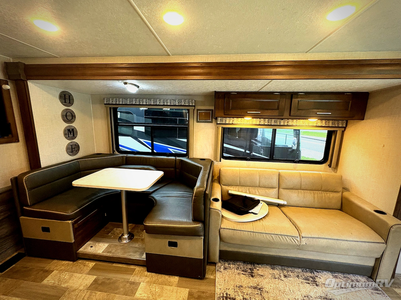 2019 Coachmen Mirada 35BH Photo 10