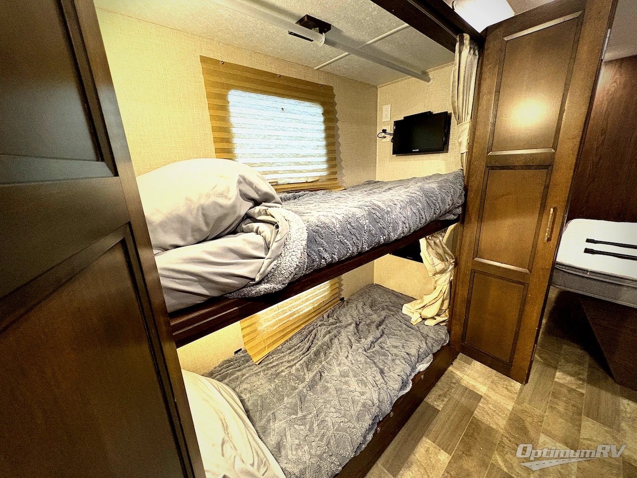 2019 Coachmen Mirada 35BH Photo 14