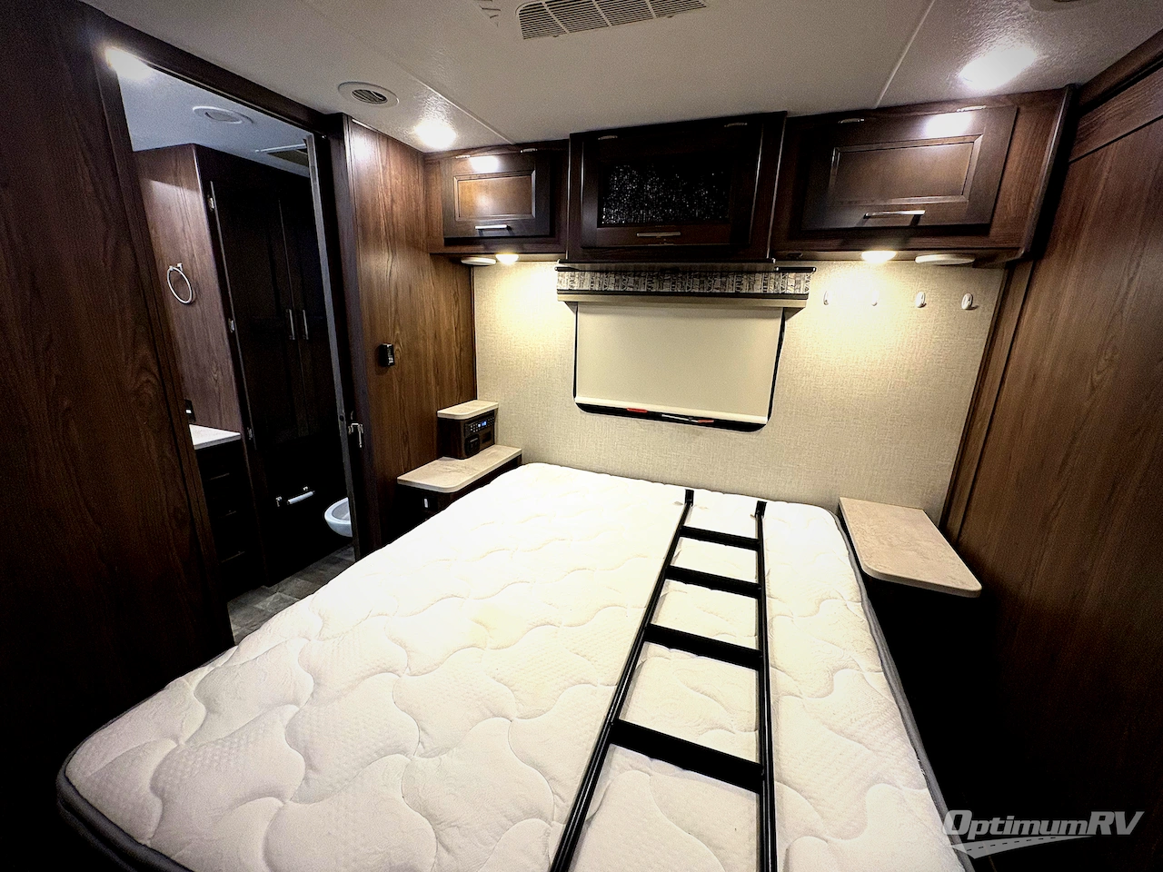 2019 Coachmen Mirada 35BH Photo 18