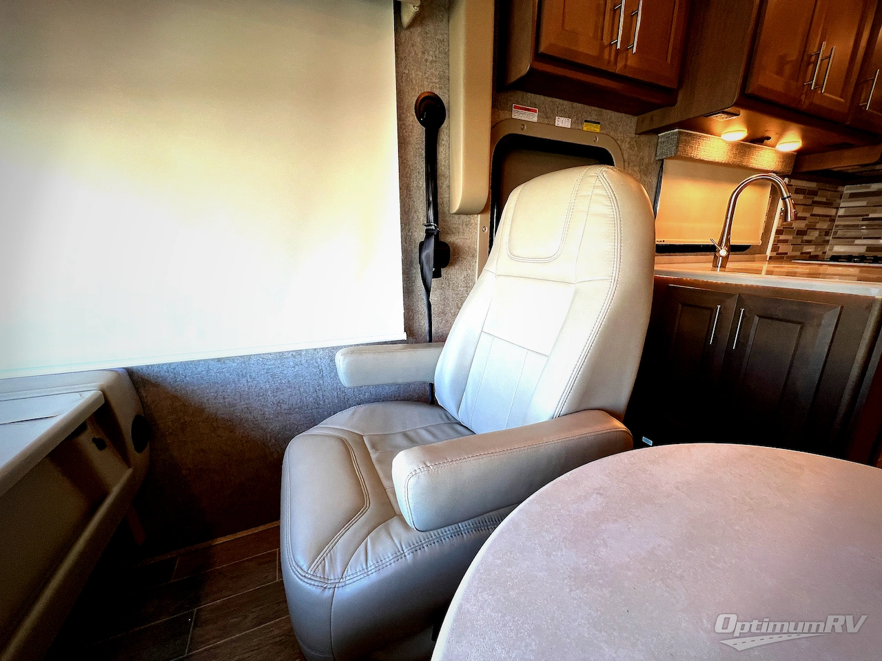 2022 Thor Miramar 37.1 Photo 9