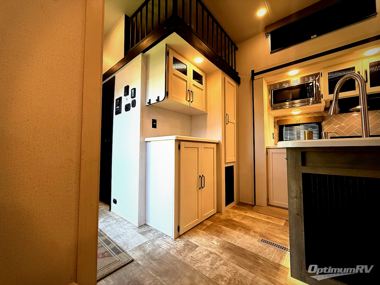 2025 Palomino Puma Destination 402LFT Photo 17