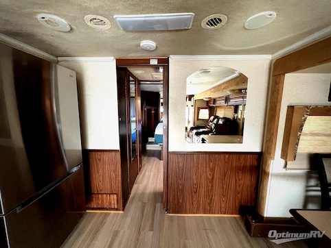 2003 National RV Tropical T350 RV Photo 4