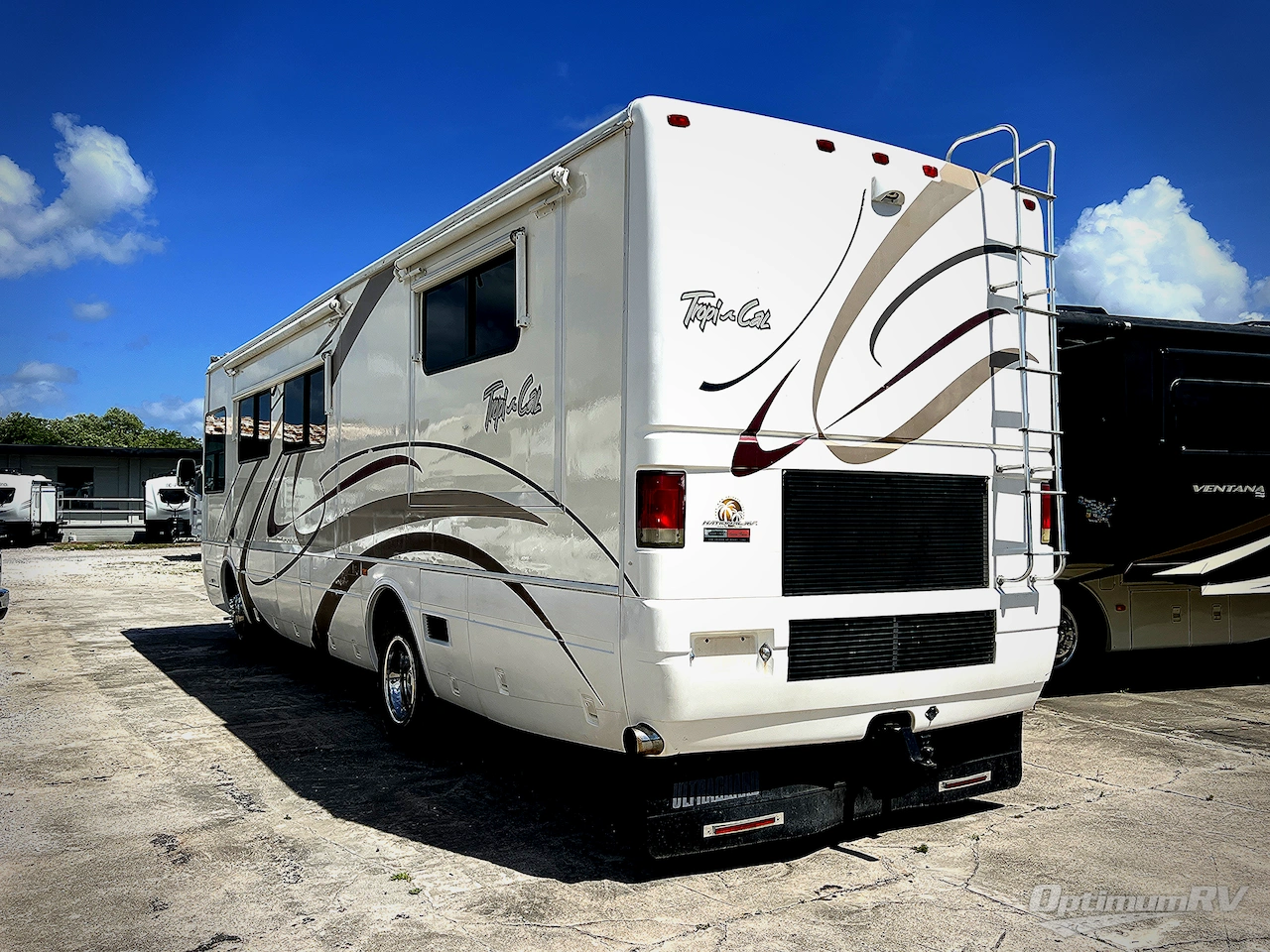 2003 National RV Tropical T350 Photo 3