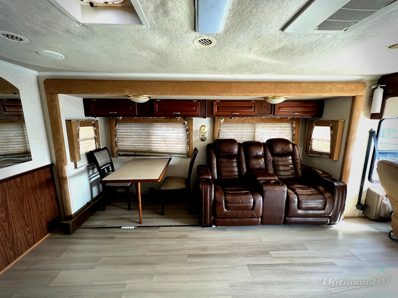 2003 National RV Tropical T350 Photo 9