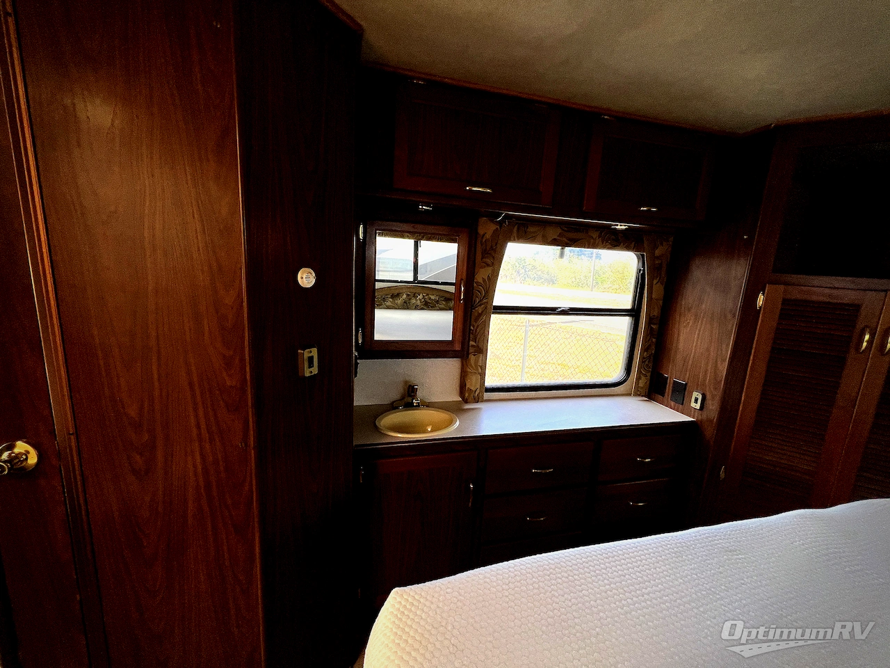 2003 National RV Tropical T350 Photo 24