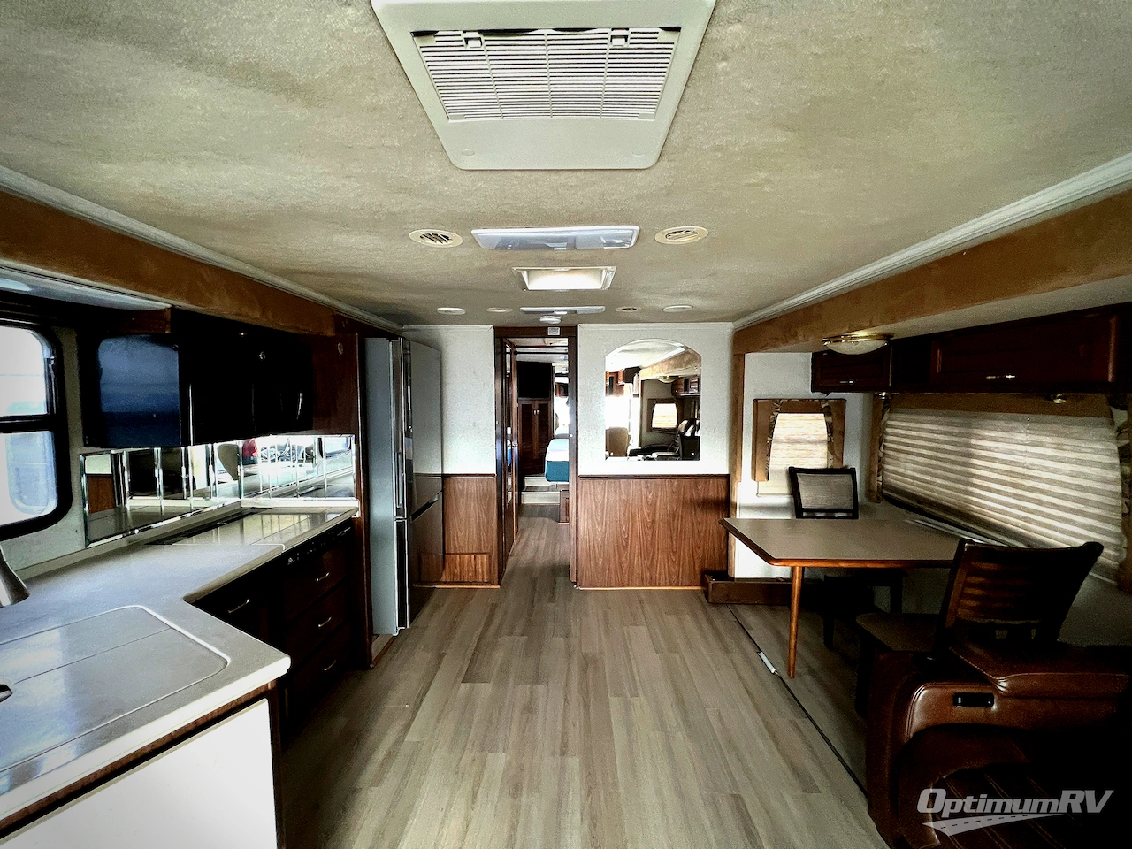 2003 National RV Tropical T350 Photo 5