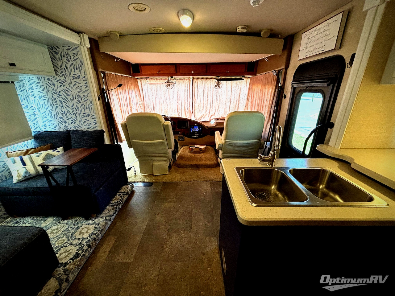2014 Winnebago Vista 35F Photo 5