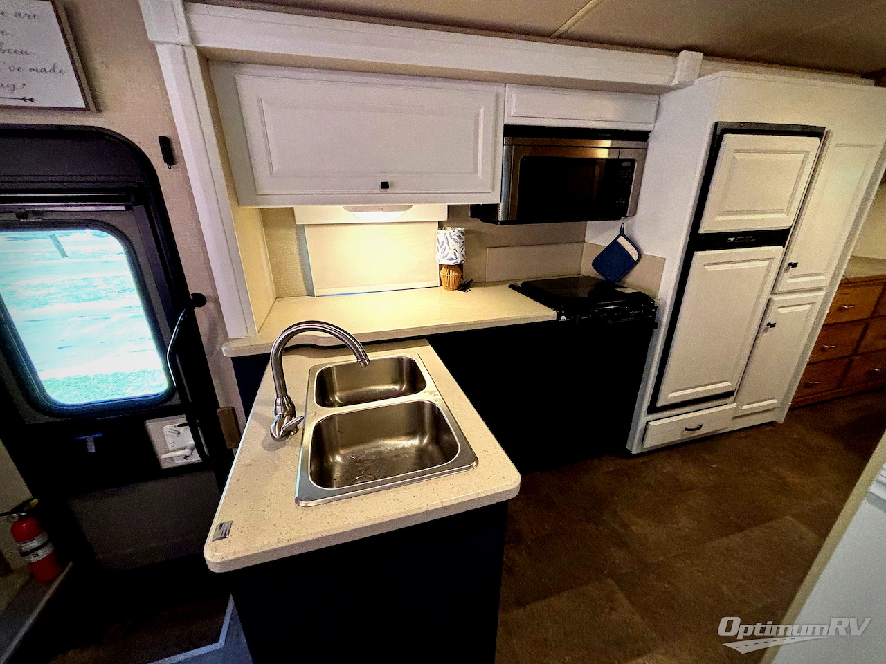 2014 Winnebago Vista 35F Photo 6