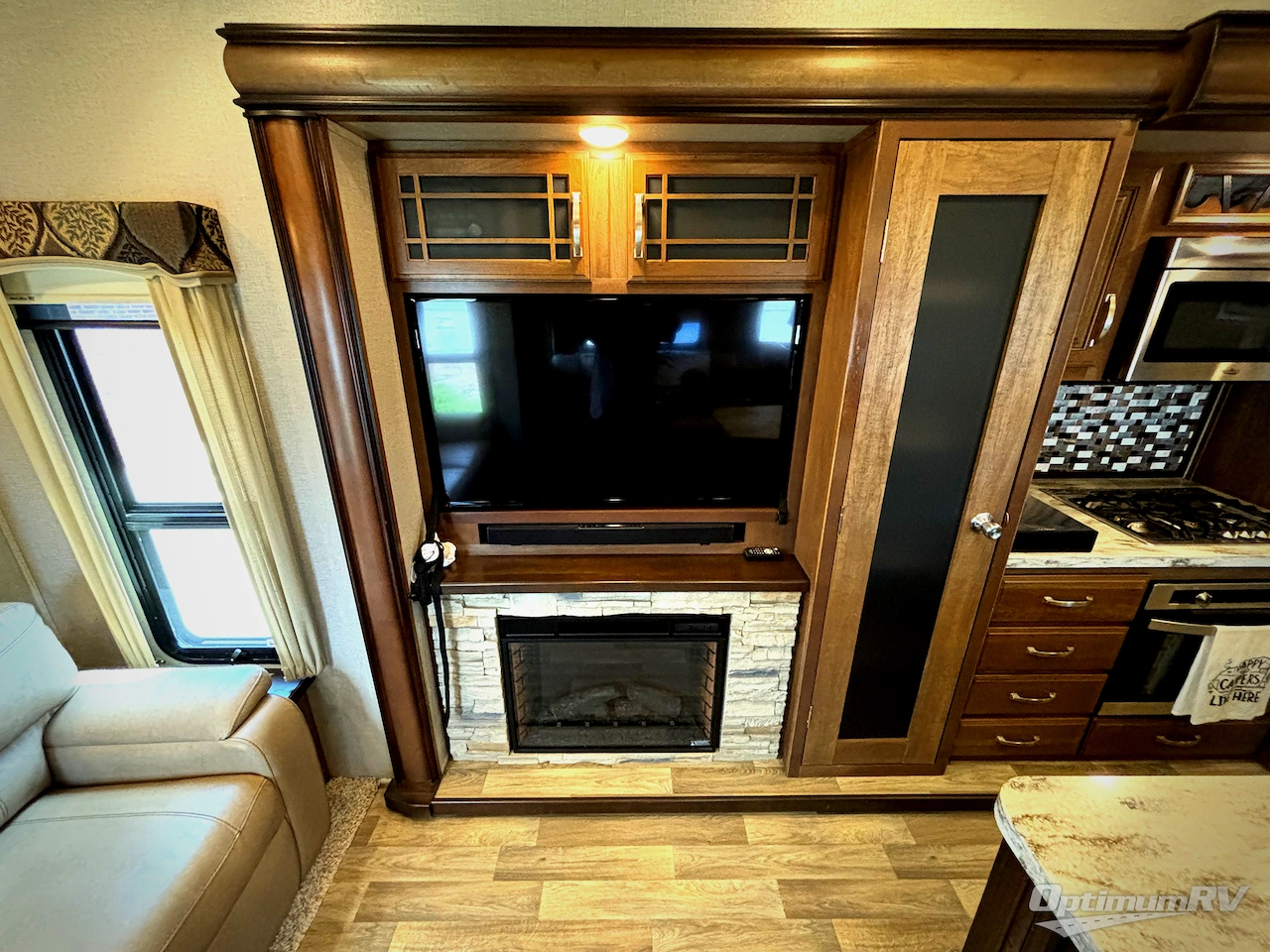 2017 Keystone Montana 3921 FB Photo 8