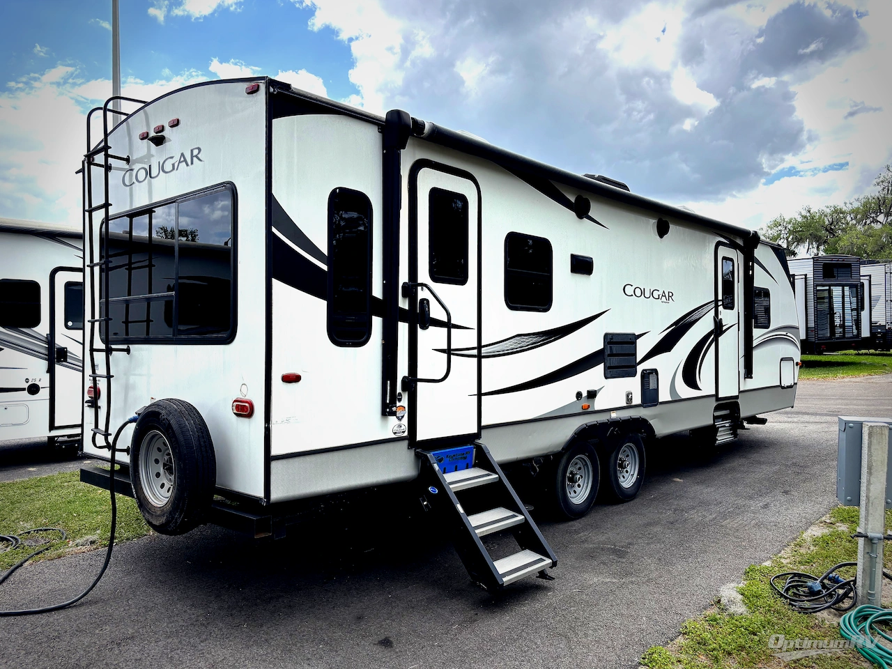 2020 Keystone Cougar Half-Ton 29RLD Photo 2