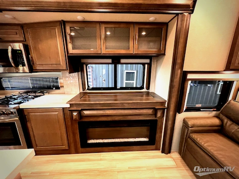 2022 Grand Design Solitude 345GK RV Photo 3