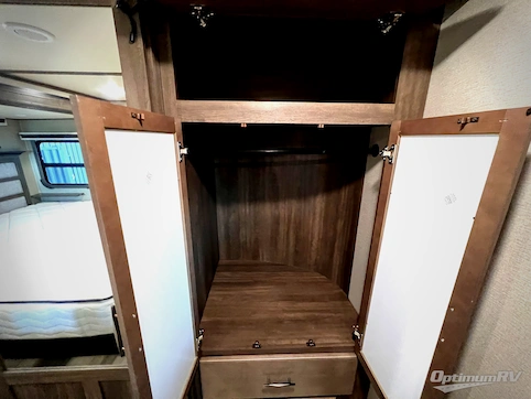 2022 Grand Design Solitude 345GK RV Photo 4