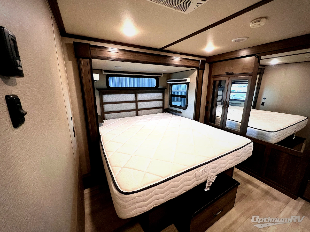 2022 Grand Design Solitude 345GK Photo 22