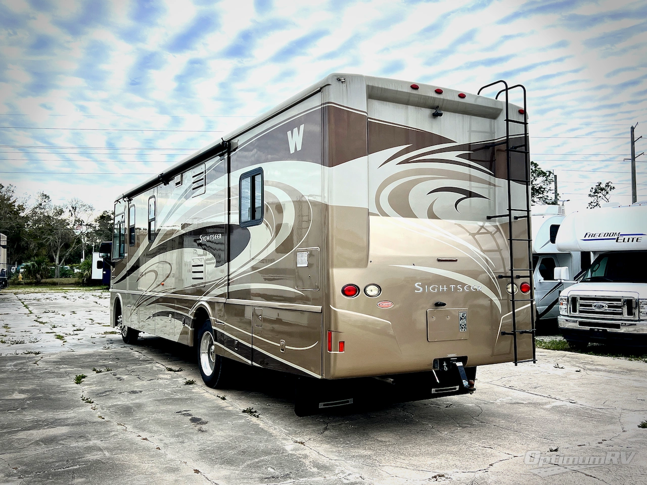 2012 Winnebago Sightseer 33C Photo 3