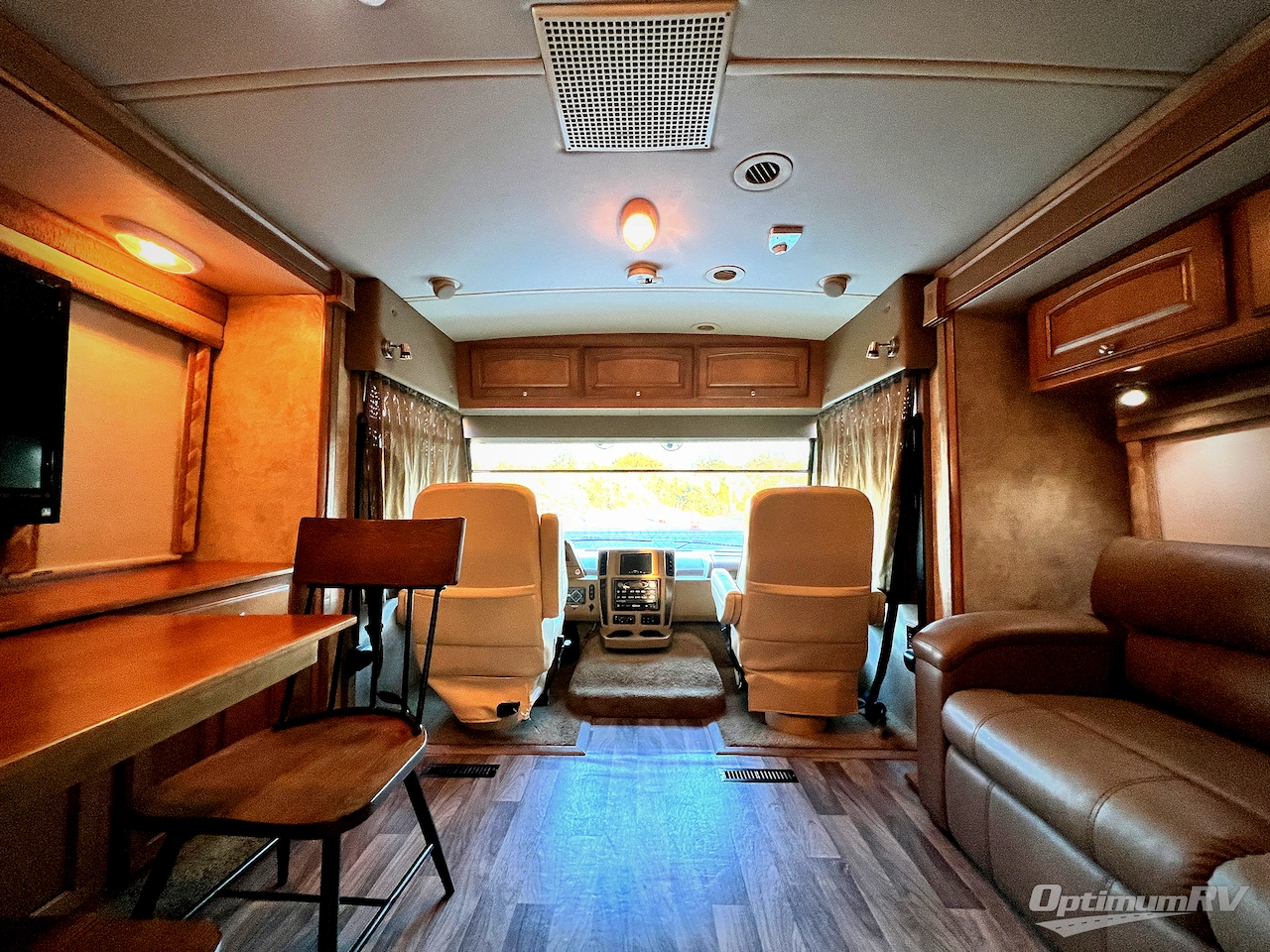 2012 Winnebago Sightseer 33C Photo 6