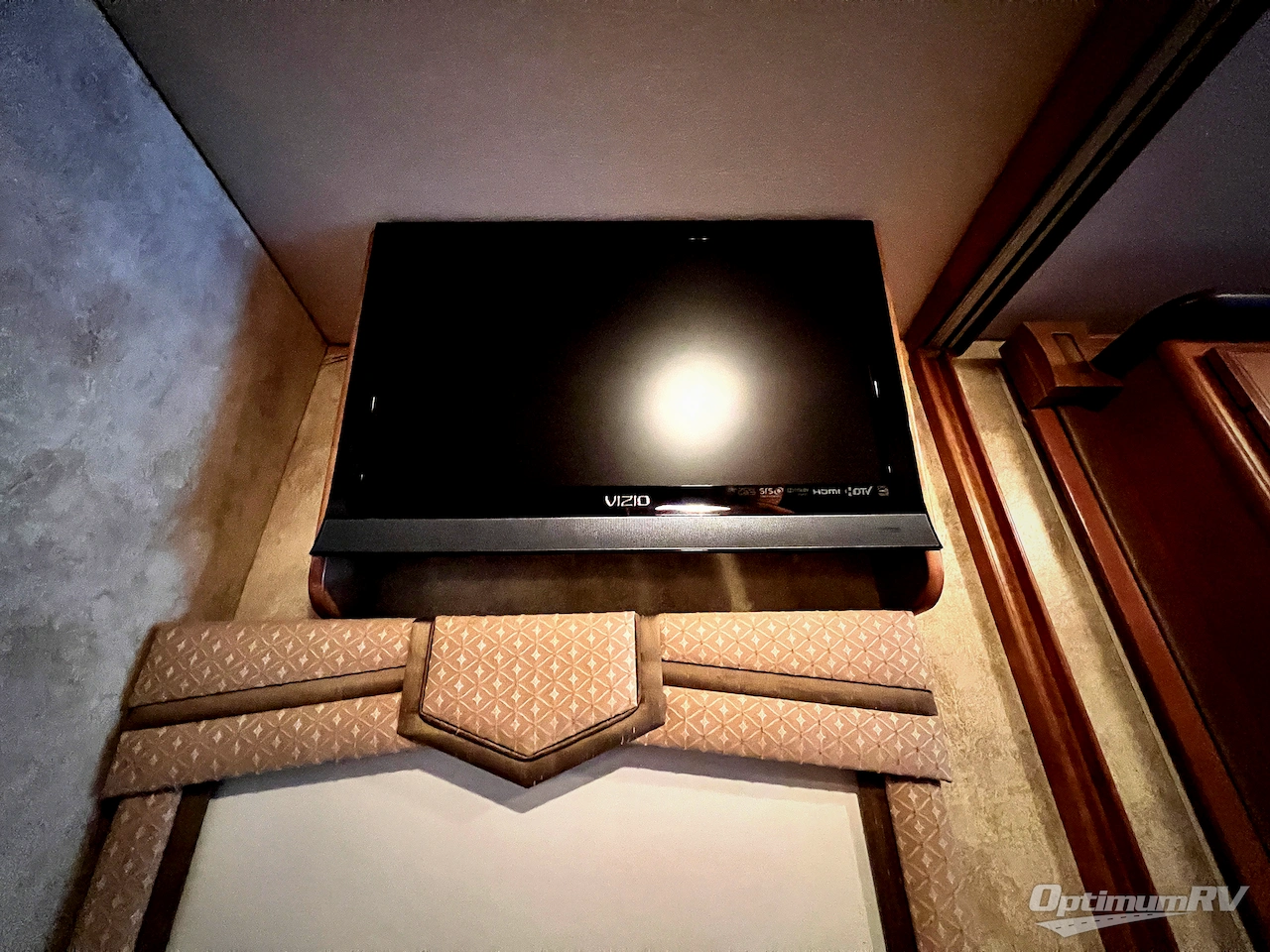 2012 Winnebago Sightseer 33C Photo 25