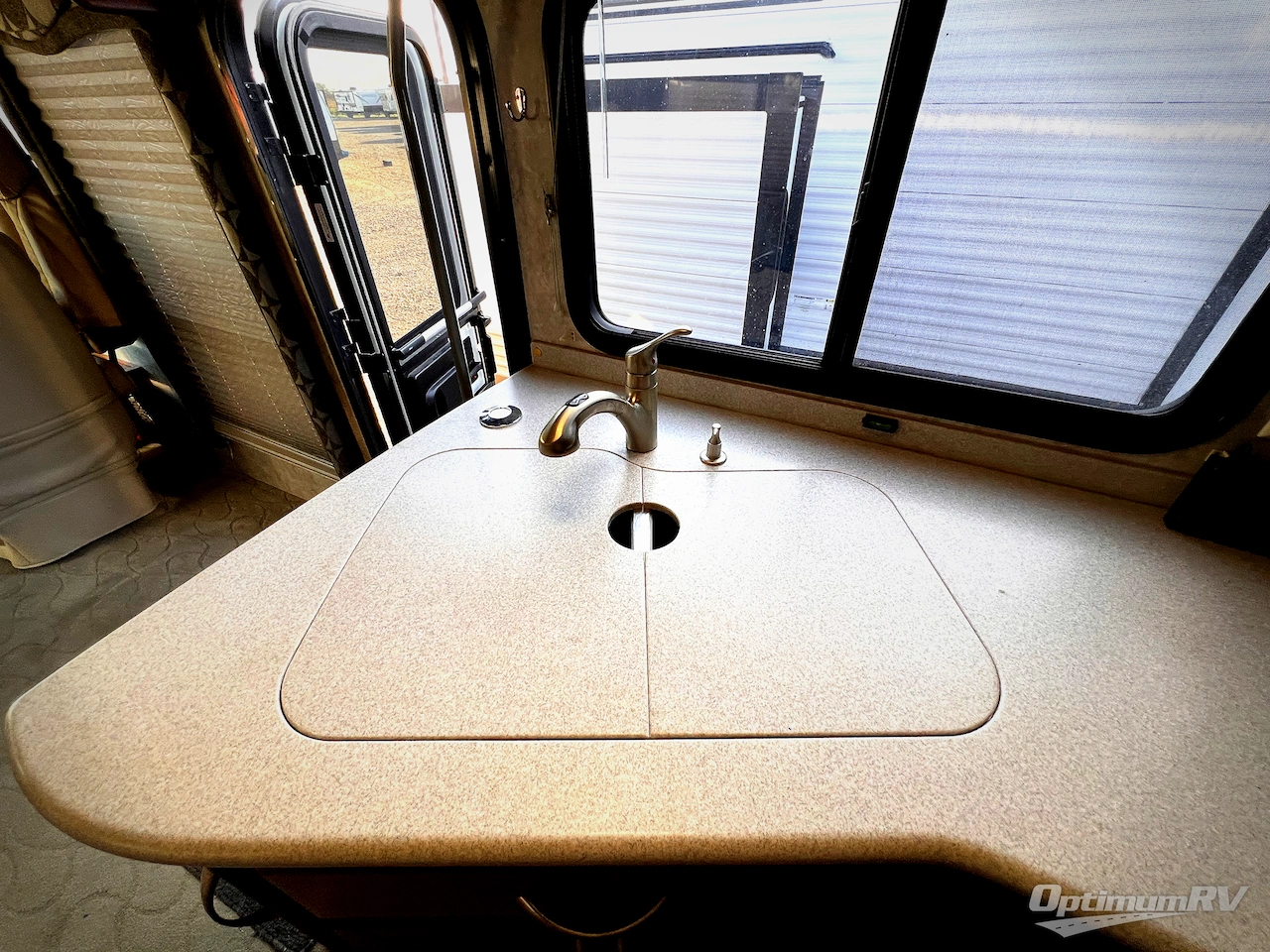 2005 Fleetwood Pace Arrow 36D Photo 10