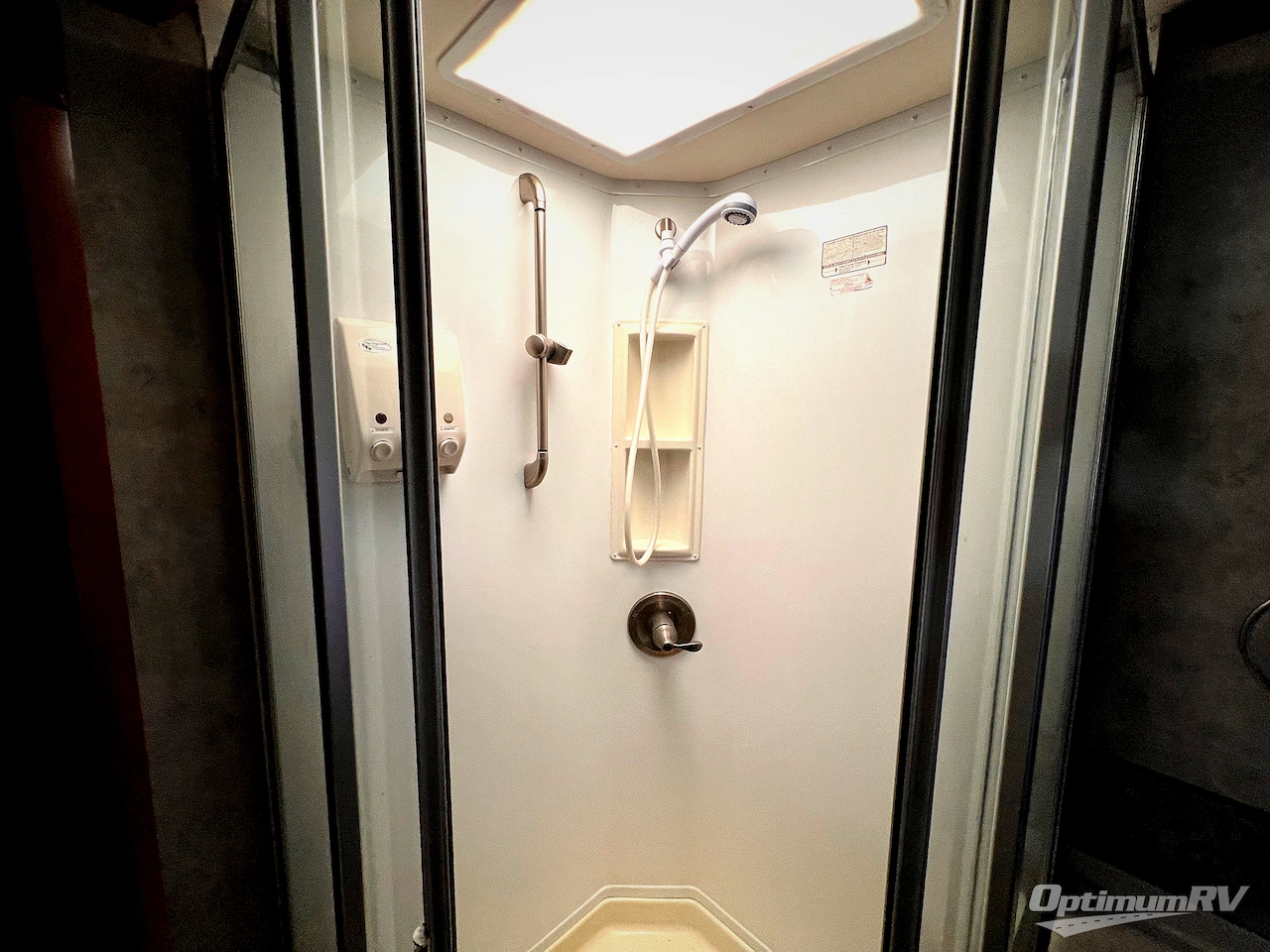 2005 Fleetwood Pace Arrow 36D Photo 18