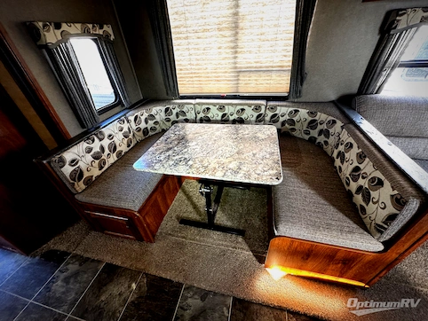 2014 Keystone Hideout 31RBDS RV Photo 3