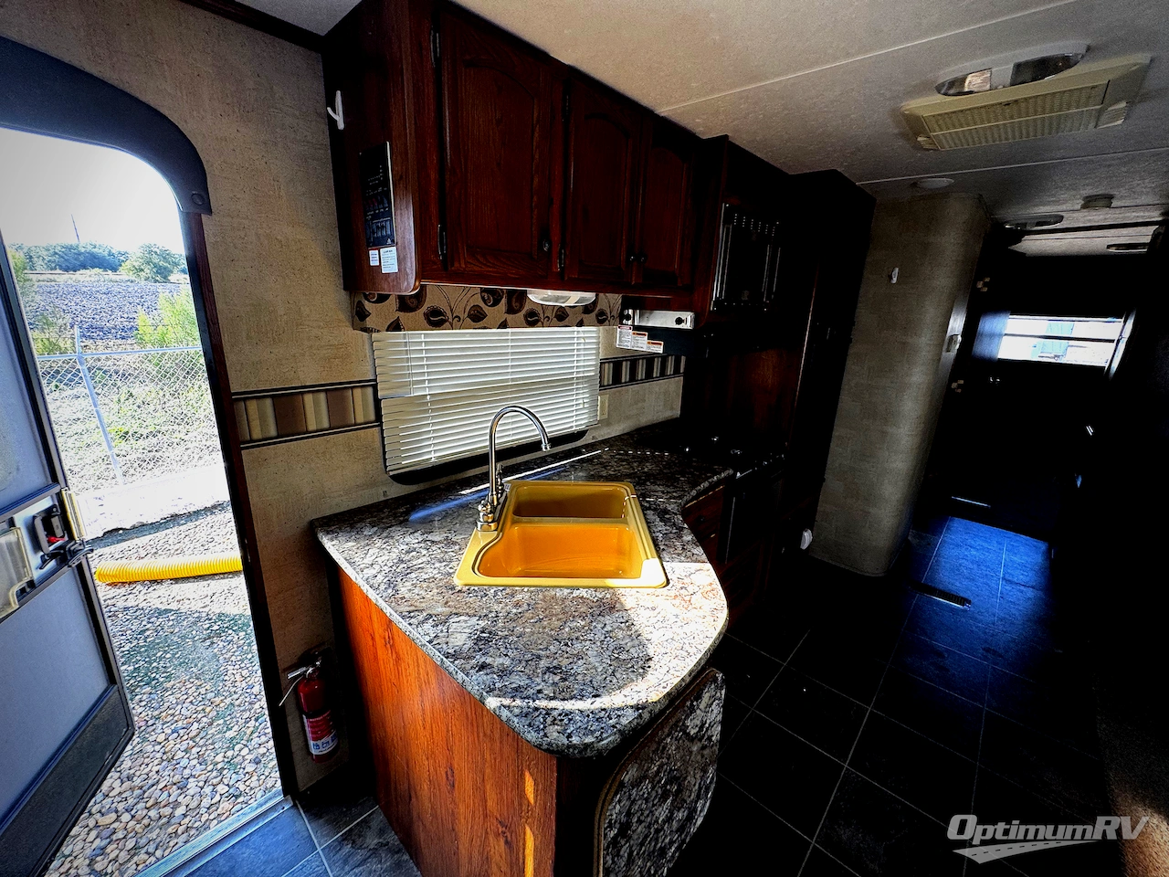 2014 Keystone Hideout 31RBDS Photo 4