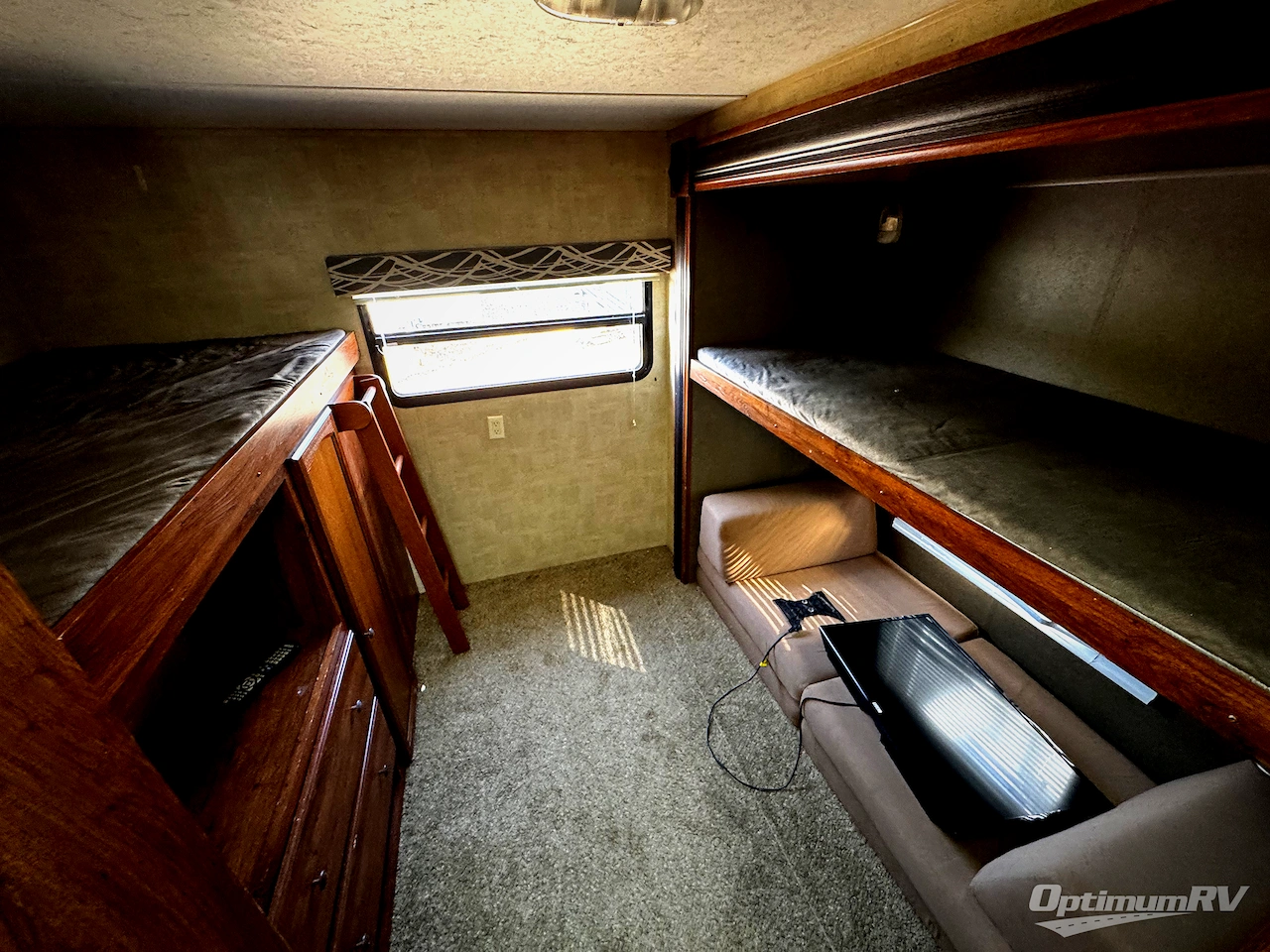 2014 Keystone Hideout 31RBDS Photo 9