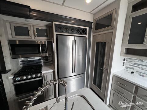 2022 Keystone Avalanche 378BH RV Photo 2