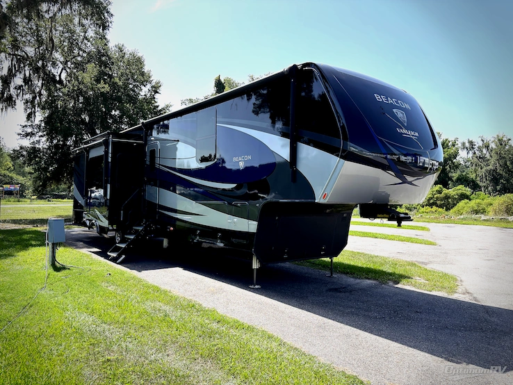 2021 VanLeigh Beacon 41LKB RV Photo 1